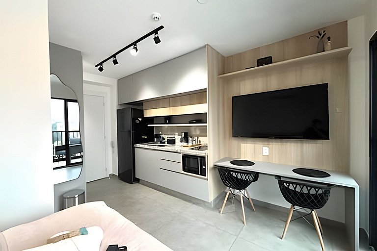 Studio Completo com Varanda próx Allianz e PUC